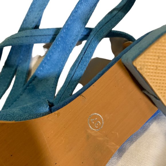 SANDALS, Blue faux suede with greek-style wrap up legs, size 37, barely worn - Picture 4 of 6